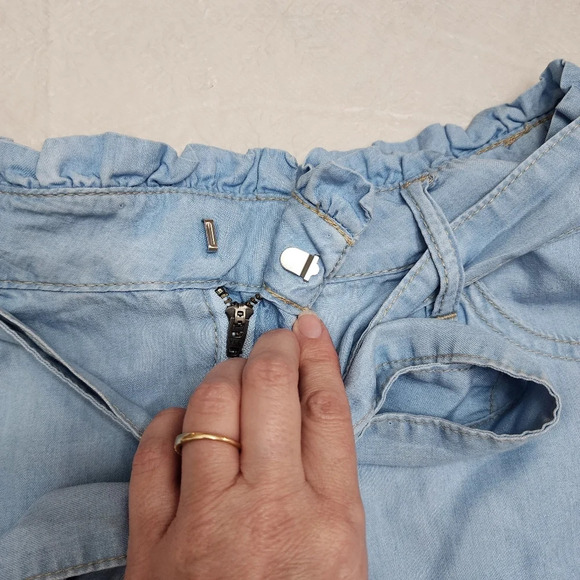 KanCan size XL light blue ultra high rise belted paper bag shorts - Picture 6 of 9